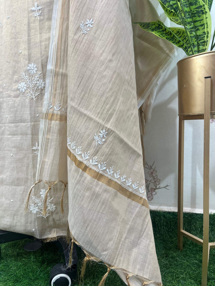 Golden Tissue With Gala Booti Two Ppieces Set - Image 4