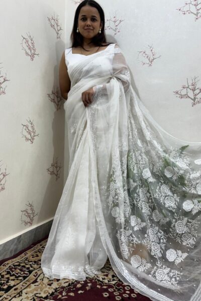 Premium Lucknowi chikankari saree online Velvyana store