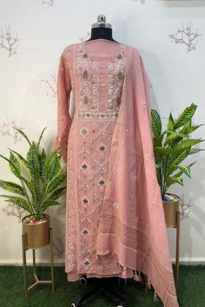 pure mulmul antique cutdana heavy work